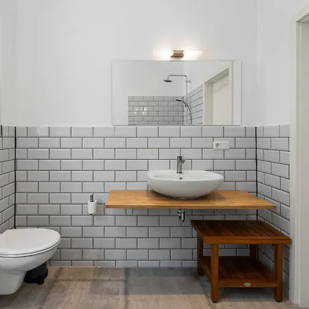 Apartman The Remise Mitte Loft, 2 Bedroom 2 Bathrooms, Living Room, Group & Family Friendly, 4- 7 Guests