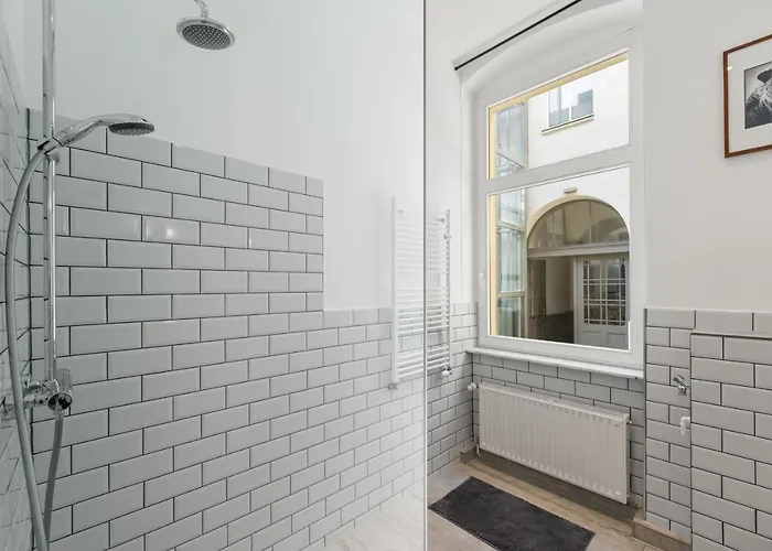 Apartman The Remise Mitte Loft, 2 Bedroom 2 Bathrooms, Living Room, Group & Family Friendly, 4- 7 Guests *